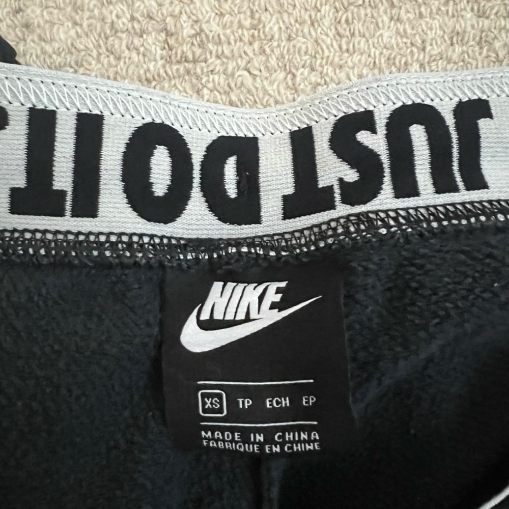 Sweatpants - Picture 3 of 4